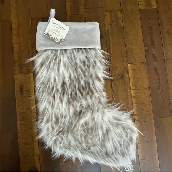 2 Christmas Stocking Faux Fur White Snow Leopard Trimsetter Holiday 19” NEW - Picture 2 of 7